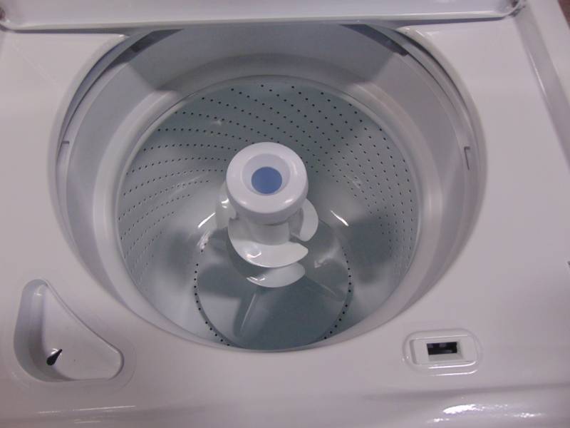 Whirlpool 3.5-cu ft Top-Load Washer with Agitator (White) WTW4816FW ...