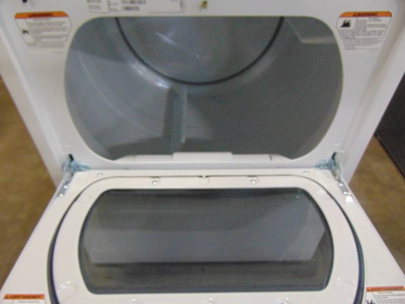 lot 8 image: Maytag 7.4-cu ft Electric Dryer (White) MEDB765FW