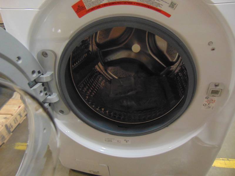 lot 11A image: Samsung 4.2-cu ft High-Efficiency Stackable Front-Load Washer (White) ENERGY STAR WF42H5000AW