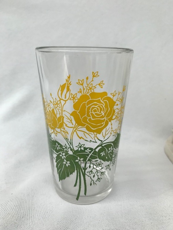 Juice Glasses With Carrier, Saltpepper, & Bowl