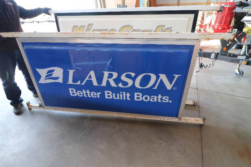 lot 3 image: Lighted Double Faced Larson Boats Sign