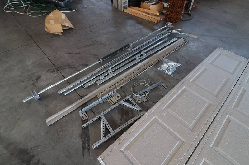lot 19 image: 9 X 7 Tan Garage Door