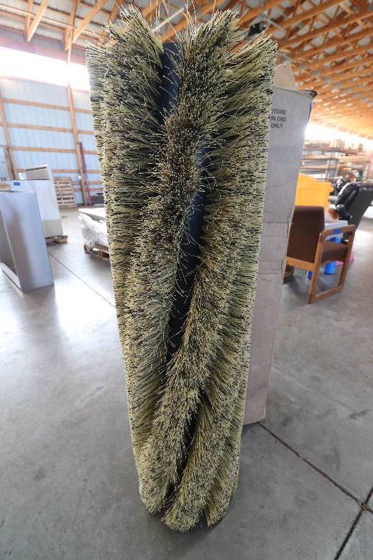 lot 23 image: New Tennant Street Sweeper Lower Broom