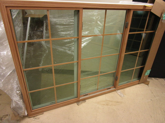 3 LITE SLIDER WITH PANES