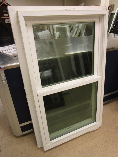 DOUBLE HUNG WINDOW