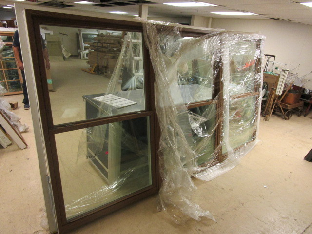 DOUBLE HUNG WINDOW