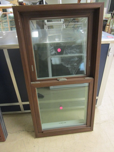DOUBLE HUNG WINDOW