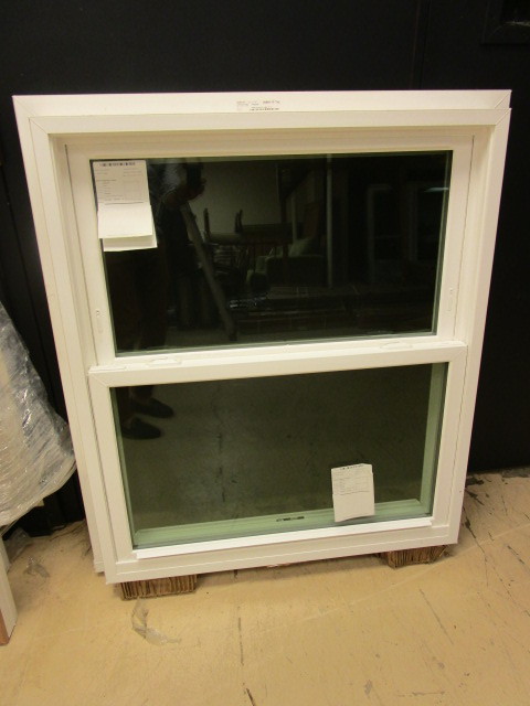 DOUBLE HUNG WINDOW