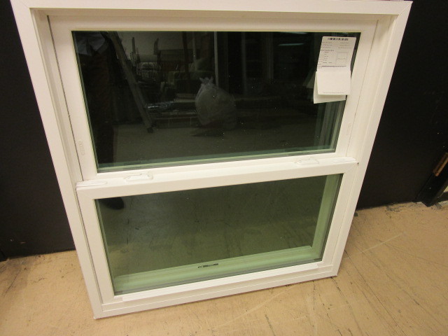 DOUBLE HUNG WINDOW