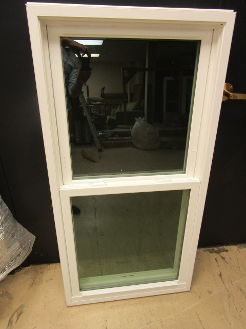 DOUBLE HUNG WINDOW
