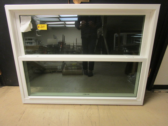DOUBLE HUNG WINDOW