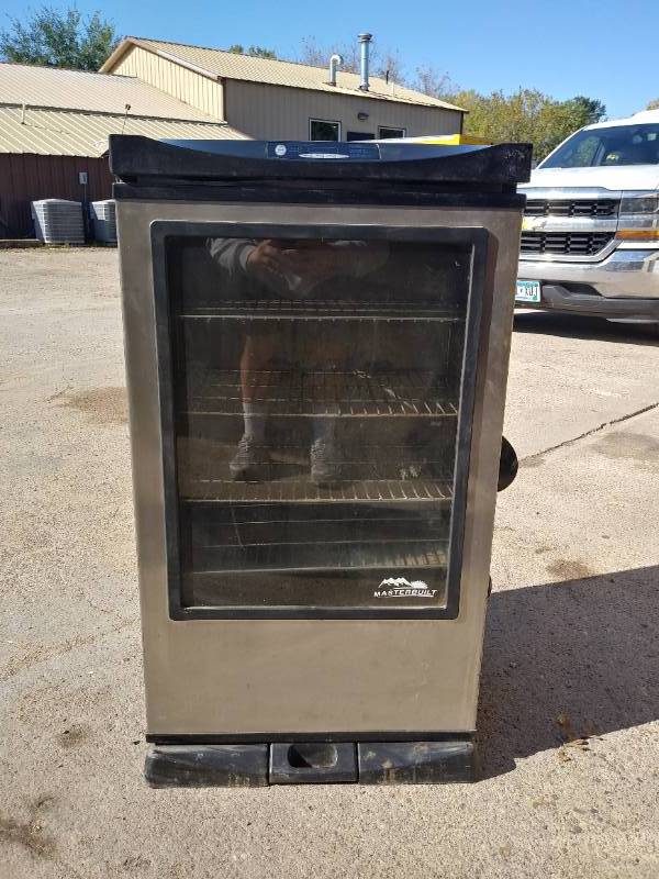 lot 9 image: MASTER-BILT ELITE 30 DIGITAL ELECTRIC SMOKER - SEE PICTURES
