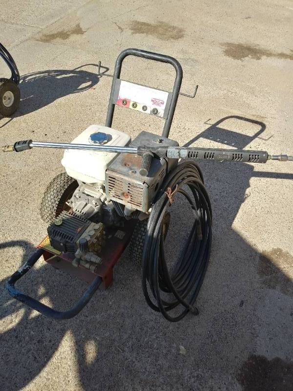 lot 13 image: POWER WASHER 160 CC HONDA 13.0 - RUNS & INSPECTED - HOSE & WAND INCLUDED - SEE PICTURES