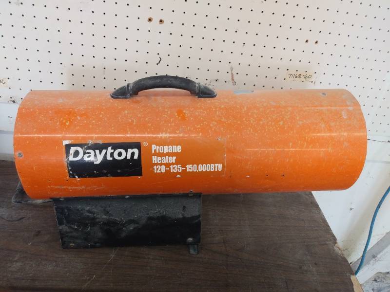 lot 22 image: DAYTON TORPEDO PORTABLE GAS HEATER - 435CFM - RUNS ON PROPANE - SEE PICTURES