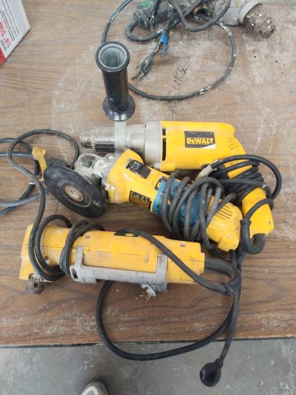 lot 26 image: DEWALT POWER TOOL GROUP - SEE PICTURES
