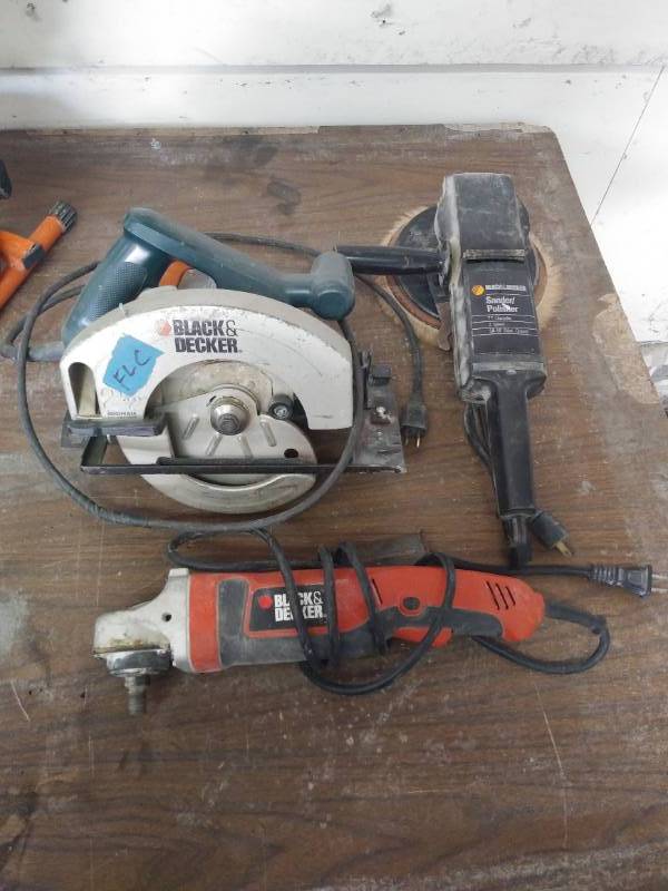 lot 28 image: BLACK & DECKER POWER TOOL GROUP - SEE PICTURES