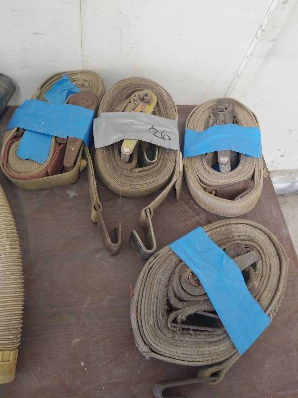 lot 29 image: HEAVY DUTY STRAP SET OF 4 - SEE PICTURES