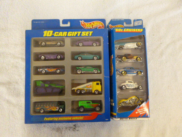 lot 20 image: 2 Sets of Hot Wheels Cars