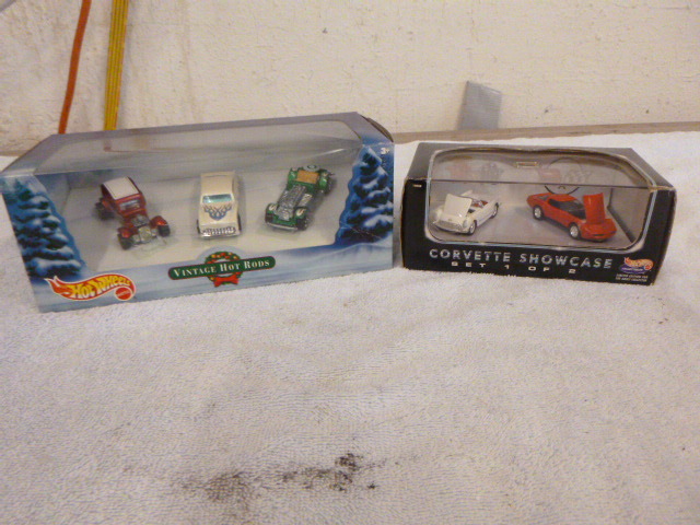 lot 22 image: 2 Sets of Hot Wheels Cars