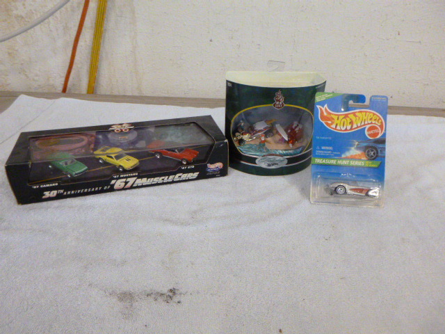 lot 23 image: 3 Packs of Hot Wheel Cars