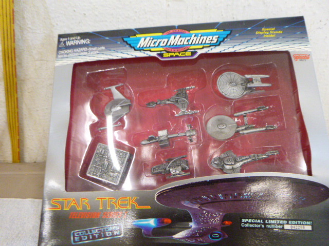 lot 40 image: Micro Machines Star Trek Television Series I Collectors Edition Space Ships