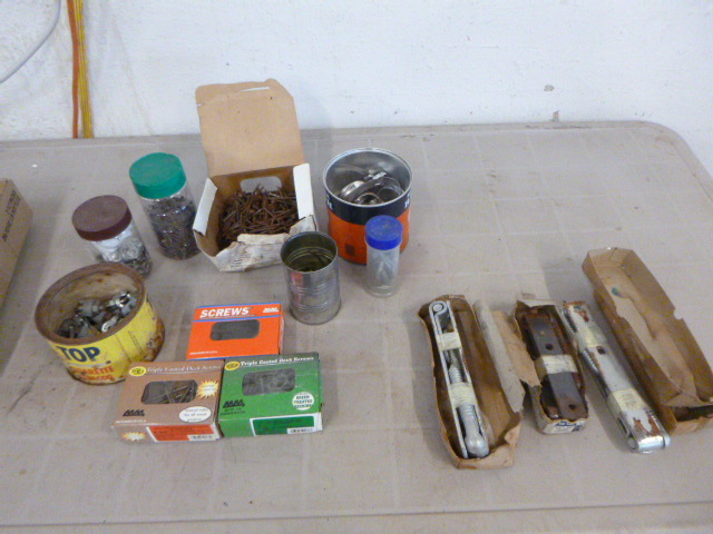 lot 82 image: Miscellaneous Hardware