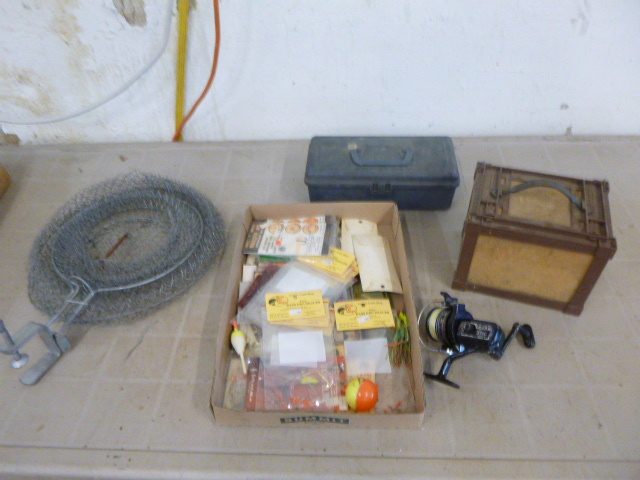 lot 105 image: Fishing Items