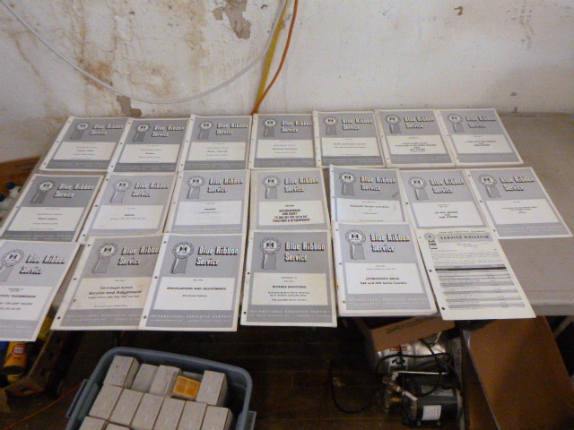 lot 115 image: 20 International Harvester Blue Ribbon Service Manuals