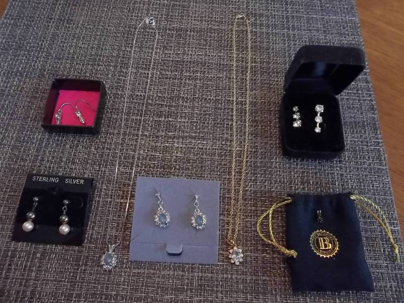 Lot Of Rhinestone Earrings & Other Color Stone Pendants, Earrings, Charm