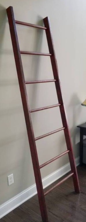 lot 19 image: Cool Rustic Wood Ladder