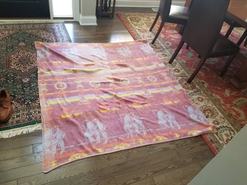 lot 33 image: Comfy Southwestern Styled Blankets
