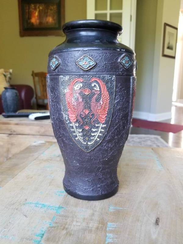 lot 22 image: Intricately Designed Japanese Vases