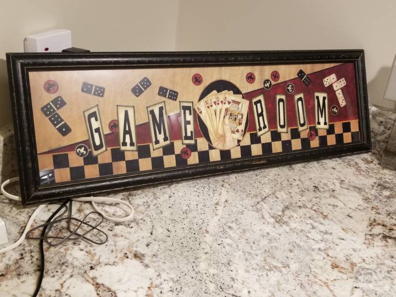 lot 62 image: Collection of Barroom Decor
