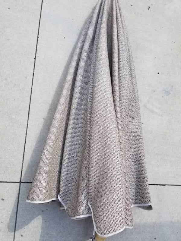 lot 41 image: Tan Canvas Patio Umbrella