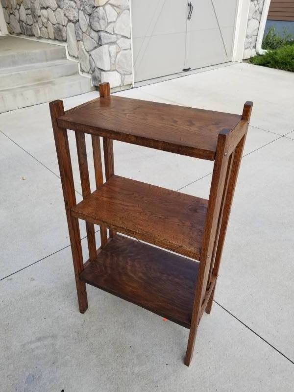 lot 31 image: Vintage Arts & Crafts Shelf