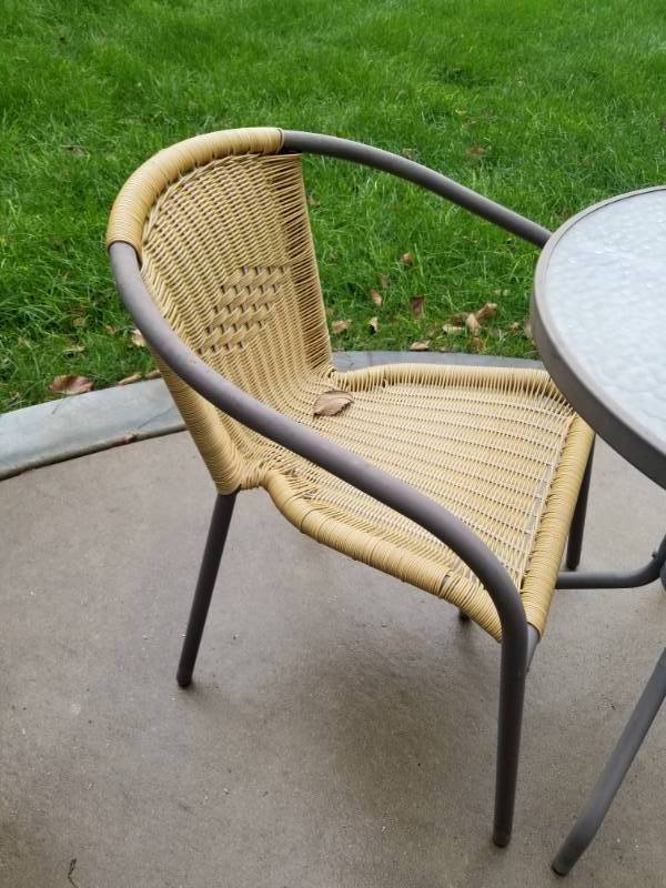 lot 15 image: Outdoor Cafe Table and Chairs