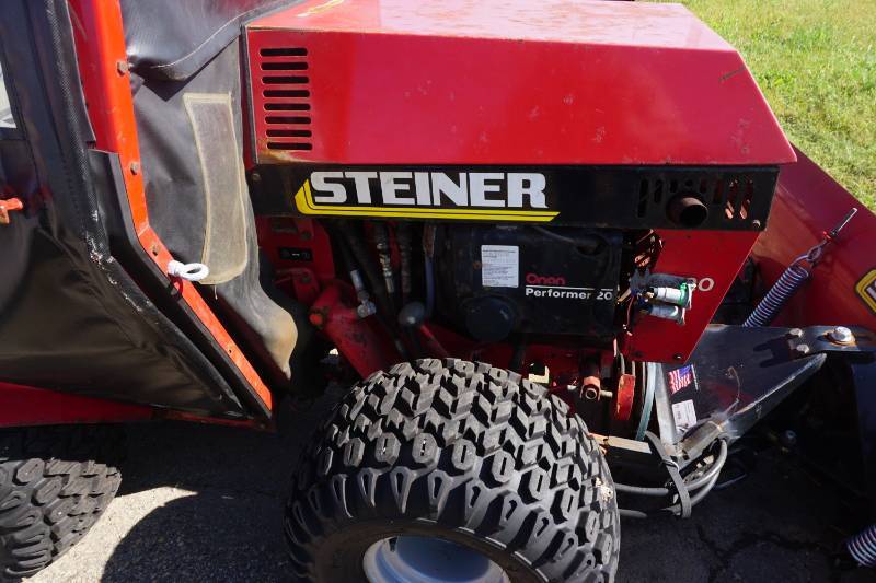 Steiner Model 420 4 x 4 Tractor With Hydraulic Snow Plow Attachment ...