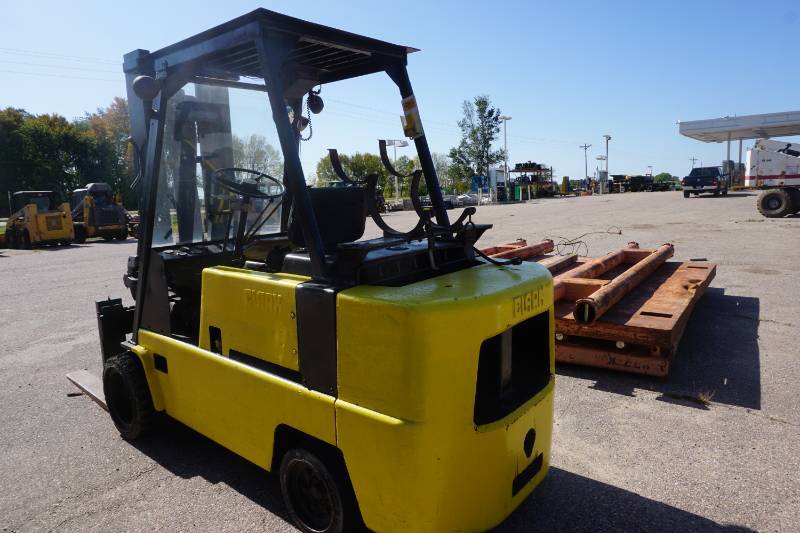 Clark Large Capacity Propane Fuel Fork Lift