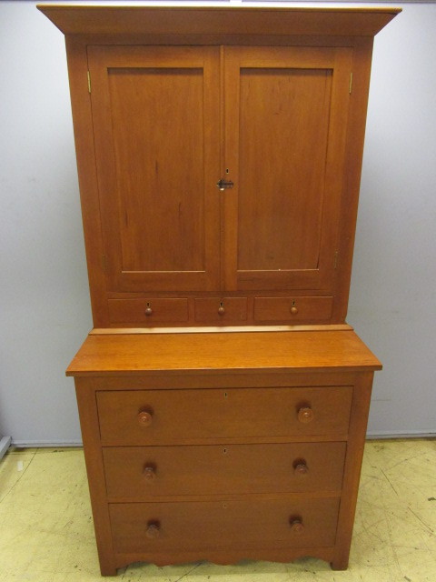 lot 401 image: ANTIQUE DRESSER WITH TOP CABINET