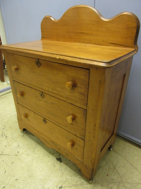 lot 404 image: ANTIQUE SOLID WOOD DRESSER