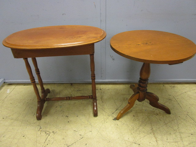 lot 420 image: ANTIQUE SOLID WOOD SIDE TABLES