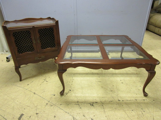 lot 422 image: SOLID WOOD FRENCH PROVINCIAL ACCENT TABLES