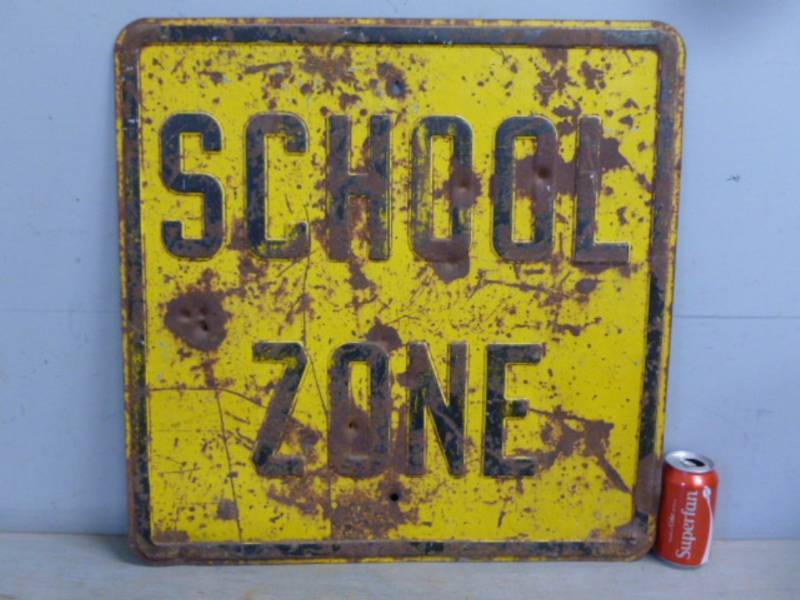 lot 4 image: Vintage Sign