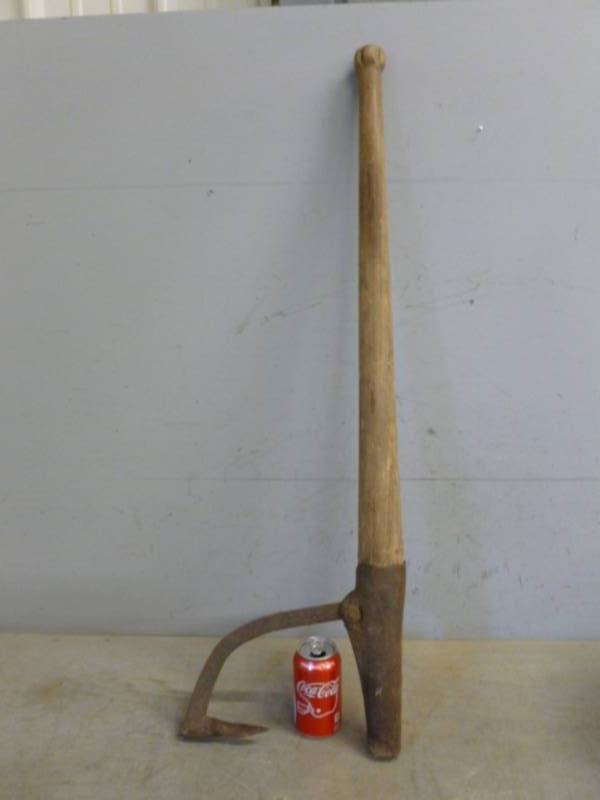 lot 9 image: Vintage Log Roller