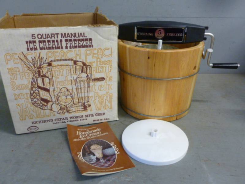 lot 27 image: Vintage Ice Cream Maker