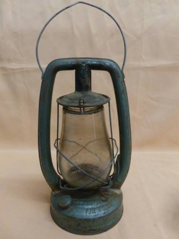 lot 42 image: Vintage Barn Lantern
