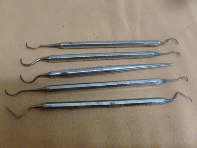 lot 54 image: Dental Tools