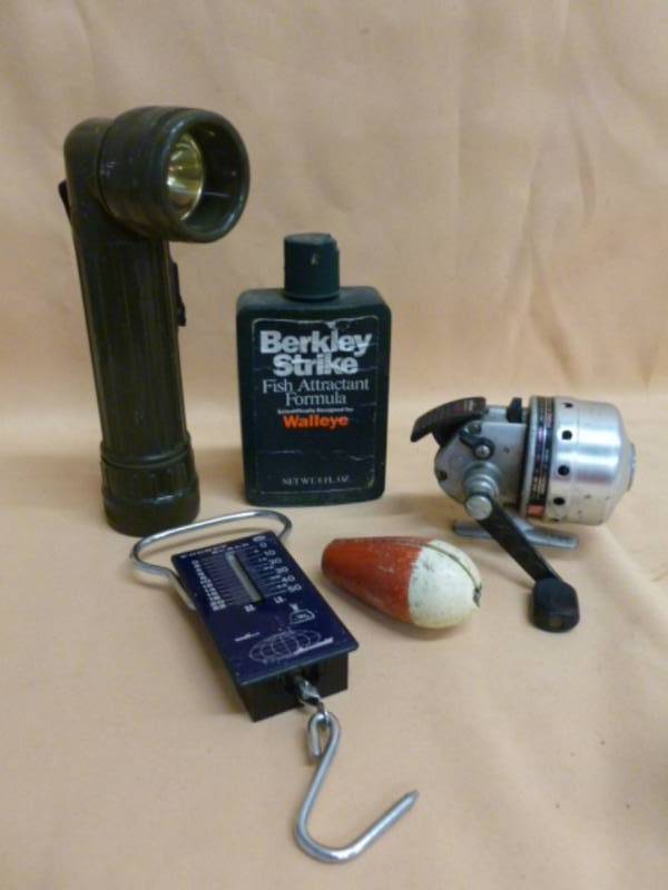lot 59 image: Fishing Items