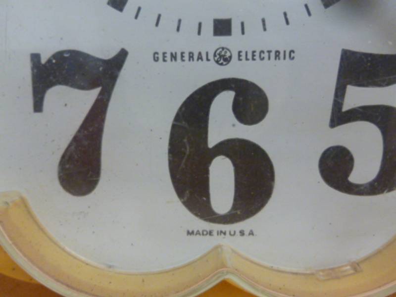 lot 99 image: Vintage Clock