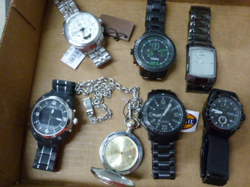 lot 105 image: Mens Watches